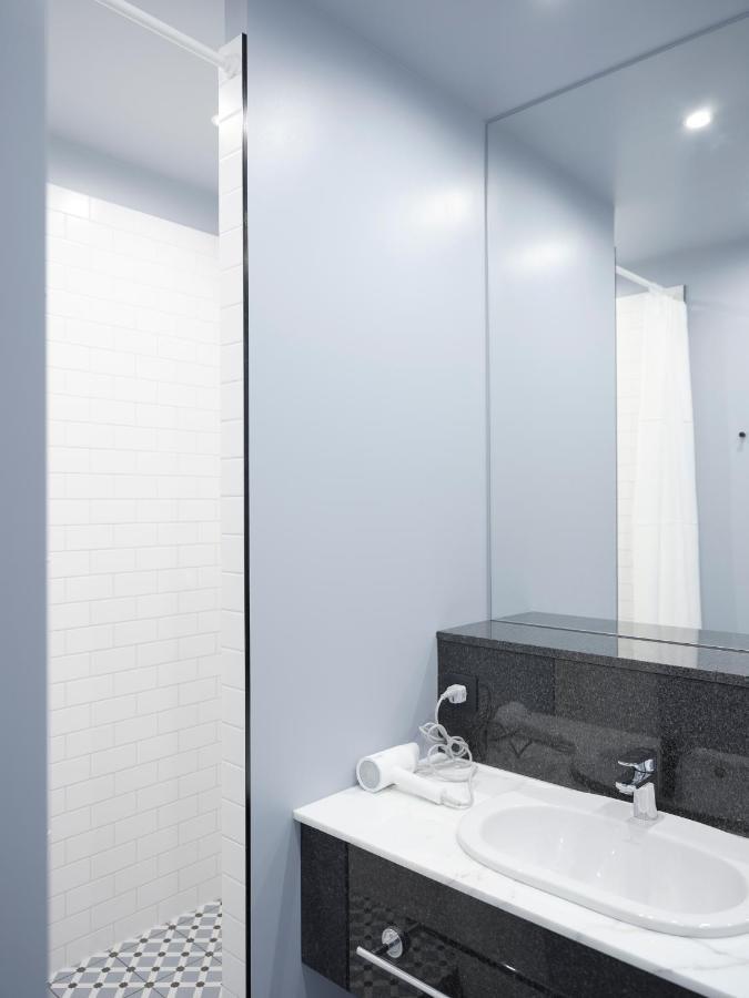 Miro Rooms Skolas - Quiet Chic, Free Parking, Self Check-In Riga Exterior photo